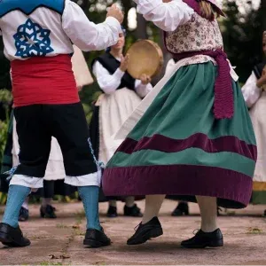 Tradición y fiesta en Olazti - Foto 2